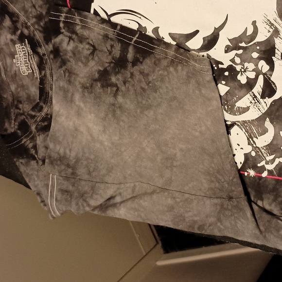 Suicide Squad Large like new t-shirt. This gray , white, and hints of black nice - Picture 4 of 5